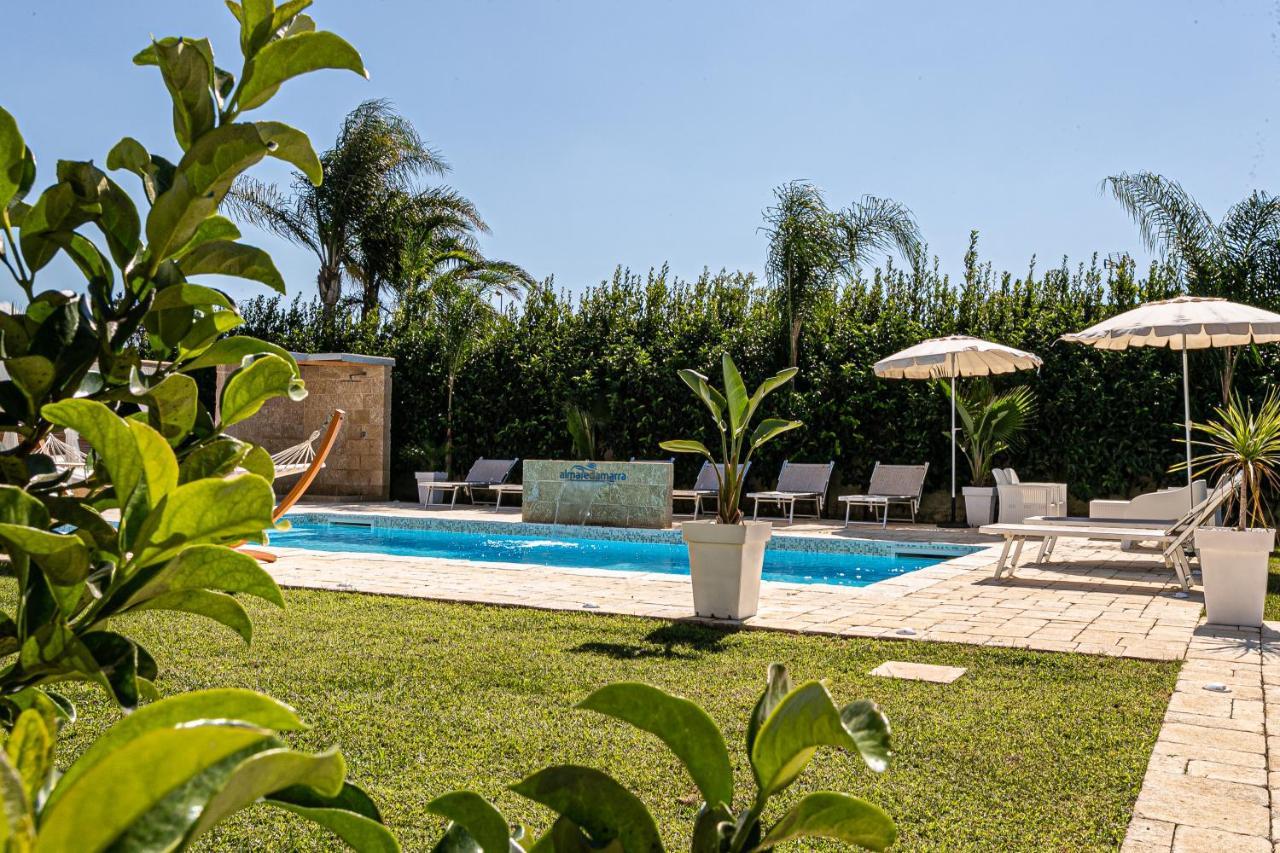 Resort Almaredamarra Con Piscina E Idromassaggio Sul Mare 토레 산 지오반니 우겐토 외부 사진
